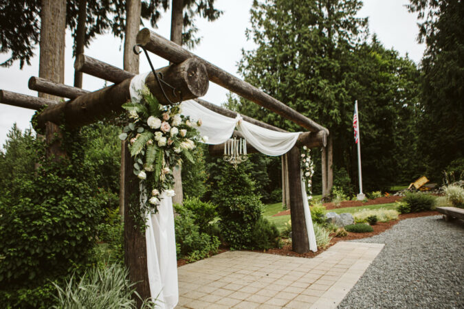 Snohomish Wedding Venue The Lookout Lodge Bride Groom Bridesmaid Groomsmen Woodland Wedding Venue with Mountain Views