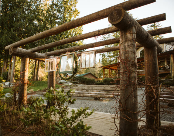 Snohomish Wedding Venue The Lookout Lodge Bride Groom Bridesmaid Groomsmen Woodland Wedding Venue with Mountain Views