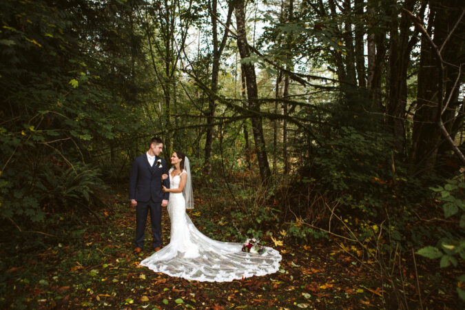 Snohomish Wedding Venue The Lookout Lodge Bride Groom Bridesmaid Groomsmen Woodland Wedding Venue with Mountain Views