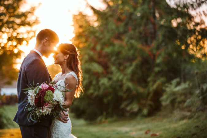 Snohomish Wedding Venue The Lookout Lodge Bride Groom Bridesmaid Groomsmen Woodland Wedding Venue with Mountain Views