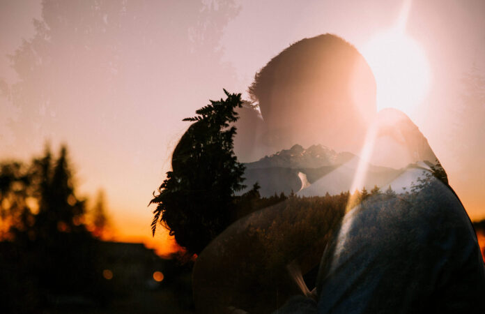 Snohomish Wedding Venue The Lookout Lodge Bride Groom Bridesmaid Groomsmen Woodland Wedding Venue with Mountain Views