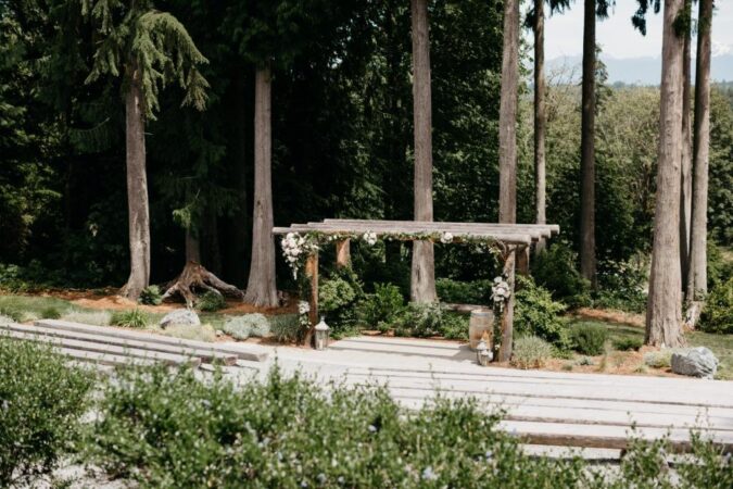 Snohomish Wedding Venue The Lookout Lodge Bride Groom Bridesmaid Groomsmen Woodland Wedding Venue with Mountain Views