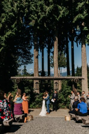Snohomish Wedding Venue The Lookout Lodge Bride Groom Bridesmaid Groomsmen Woodland Wedding Venue with Mountain Views